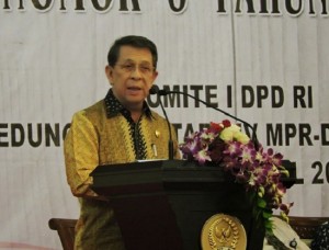 Gubernur Sulut SH Sarundajang