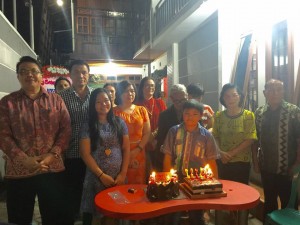 Bupati JWS Hadiri Syukuran HUT ke-45 Kabag Humas Dan Protokol Minahasa.