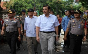 Sebaiknya Kantor Staf Kepresidenan Dibekukan.