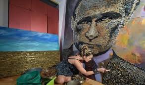 Wajah Putin Dilukis dengan 5.000 Peluru Perang.
