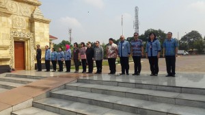 Pemprov Ziarah TMP Kalibata di Makam Para Mantan Gubernur Sulut.