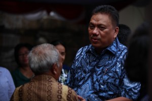 Olly Dondokambey bersua dengan masyarakat (foto: istimewa)