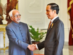 Presiden Joko Widodo menerima kunjungan Wakil Presiden India Mohammad Hamid Ansari di Istana Merdeka, Senin, 2 November 2015. (Foto: Istimewa)