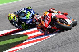Marquez pepet Rossi karena murni ingin tampil kompetitif (Foto: Reuters)