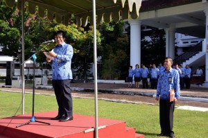Bertindak sebagai Inspektur Upacara (Irup) Kepala Inpektorat Provinsi Sulut Praseno Hadi, SeAk.