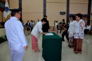 Ibu Parengkuan Pimpin PKK Tomohon.