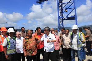 Menko Perekonomian Tinjau Jalan Tol dan Lokasi KEK Bitung.