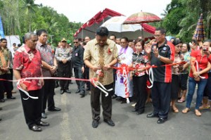 Gubernur Resmikan Jalan dan Jembatan di Minahasa.