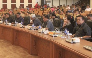 Pimpinan DPRD Kabupaten dan Kota saat menghadiri Rakor bersama Gubernur Olly Dondokambey dan Wagub Steven Kandouw, tampak terlihat pimpinan DPRD Kabupaten Minahasa Utara bersama Pimpinan DPRD Kabupaten Bolmong Raya