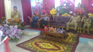 Gubernur Sulut Olly Dondokambey SE bersama Wagub Drs Steven Kandouw dalam kunjungan kerjanya di Kabupaten Kepulauan Talaud yakni Desa Dampulis Pulau Marampit dan Desa Karatung di Pulau Nanusa Kec. Nanusa. Kamis (21/04).
