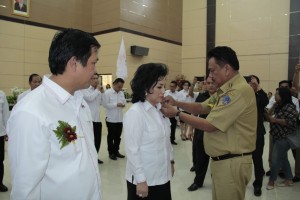 Gubernur Sulut Olly Dondokambey, SE melantik pengurus dan dawan kehormatan PMI Sulut masa bhakti 2016-2021, yang diselenggarakan Senin (25/4) bertempat di Graha Bumber.