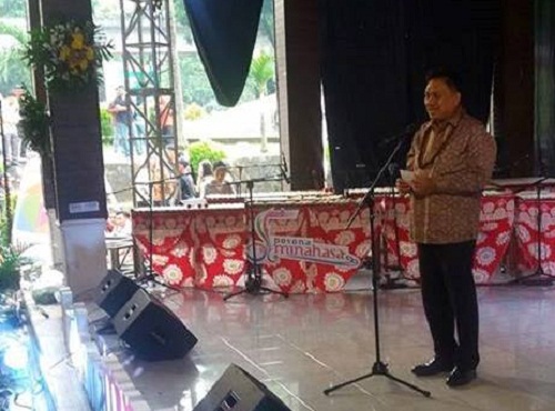 Gubernur Sulut Olly Dondokambey SE saat hadiri launching Visit Pesona Minahasa 2016 di TMII Jakarta