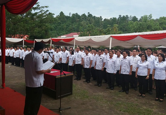 Pelantikan pejbat eselon oleh Wagub Kandouw lalu