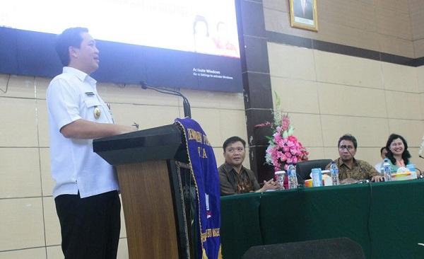 Wagub Drs Steven Kandouw saat menyampaikan sambutan