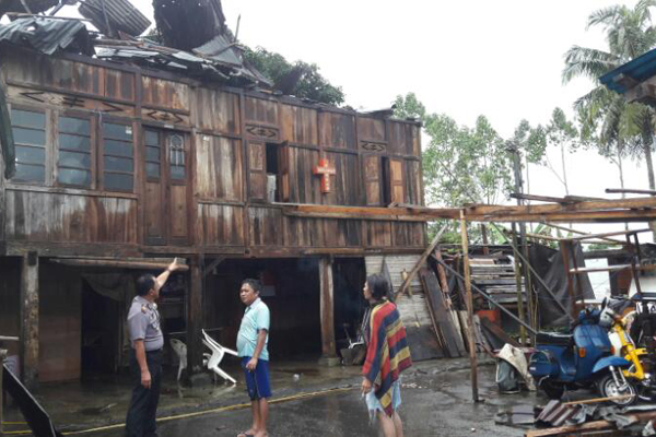 Kondisi rumah warga desa Touliang Oki, Minahasa