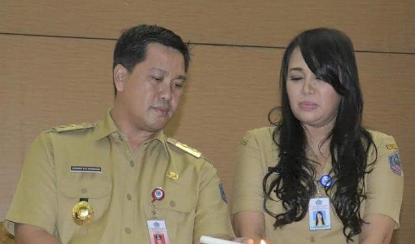 Wagub Sulut Drs Steven OE Kandouw bersama Isteri dr Kartika Devi Tanos MARS. foto: Ist