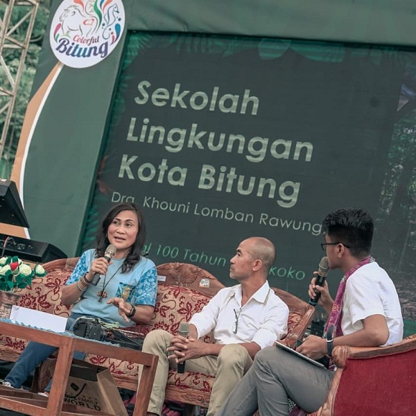 Ibu Khouni Lomban Rawung saat Talk Show terkait Sekolah Lingkungan Kota Bitung