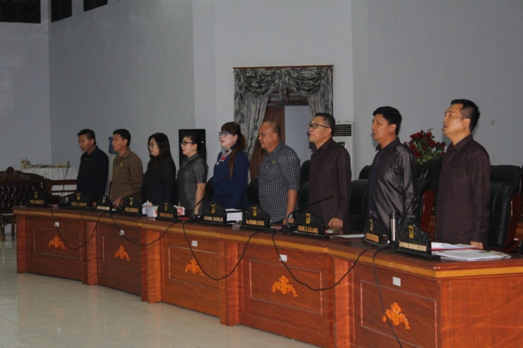 Para Anggota DPRD Kabupaten Minahasa yang hadiri Rapat Paripurna, Jumat (21/06/2019)