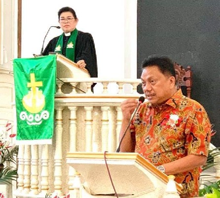 Gubernur Olly Dondokambey SE saat membawakan sambutan, Minggu (21/07/2019)