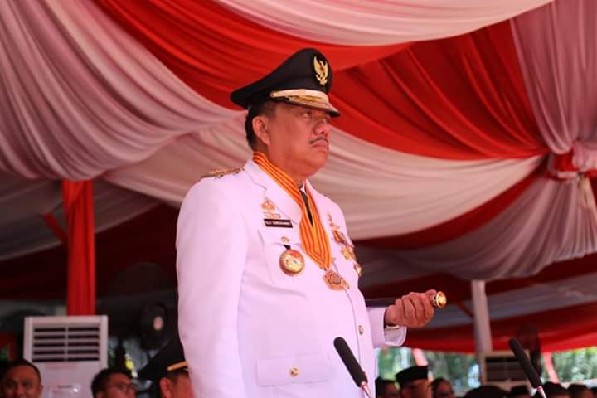 OLLY DONDOKAMBEY SE, Gubernur Sulawesi Utara