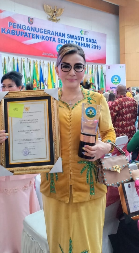 DR CHRISTIANY EUGENIA TETTY PARUNTU SE, Bupati Minahasa Selatan