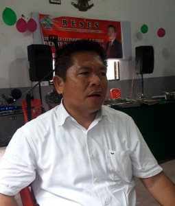 Denny Lolong Ketua DPC PDIP Minut.