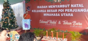 Joune Ganda saat memberikan sambutan di Perayaan Natal PDIP Minut.