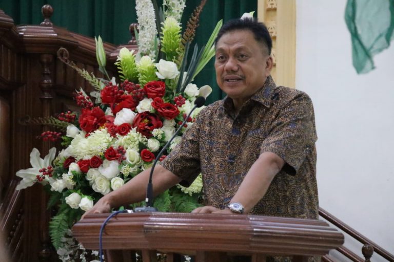 OLLY DONDOKAMBEY SE, Gubernur Provinsi Sulawesi Utara