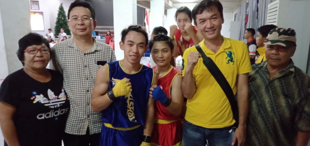 Bersama Tim Manager dr Erwin Schouten