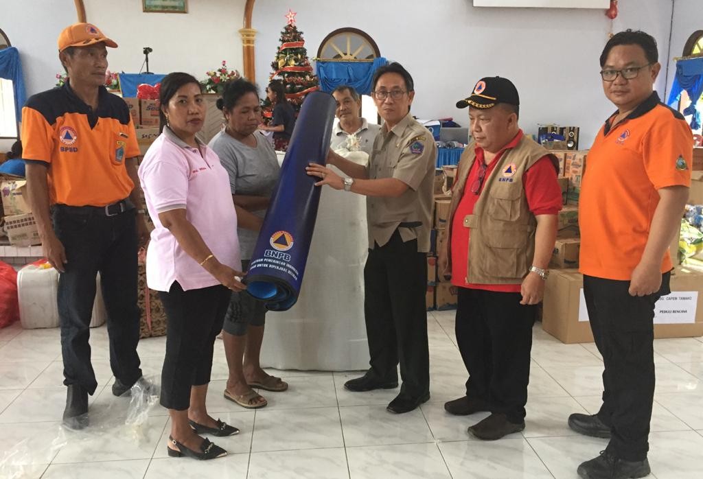 Kepala BPBD Provinsi Sulawesi Utara Joi Oroh bersama Jajaran, termasuk Dinsos Sulut dr Rinny Tamuntuan MKes