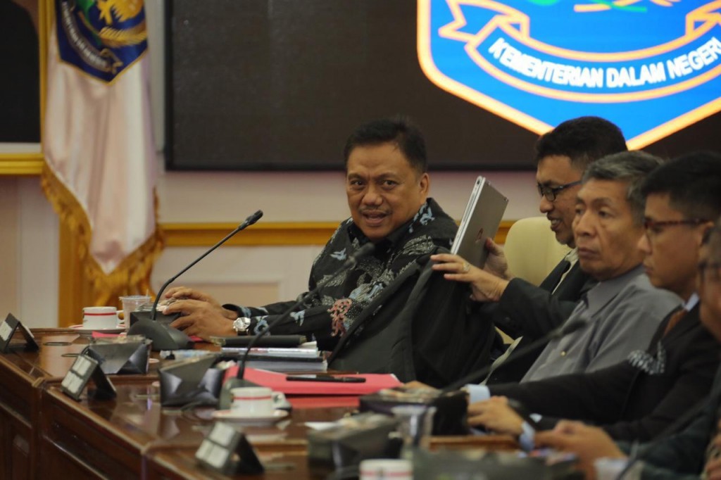 Gubernur Olly Dondokambey SE saat hadir di Kemendagri, Rabu (15/01/2020)