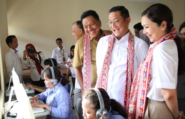 Menteri Sosial RI Juliari Batubara saat berkunjung ke Sulut