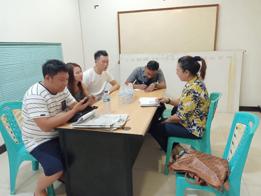 Dinas Kesehatan Kabupaten Minahasa Selatan saat mengklarifikasi di Kantor Perwakilan PT SEJ di Manado, Sabtu (29/02/2020)