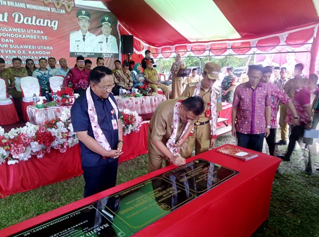 Penandatanganan Prasasti Tempat Ibadah yang diresmikan