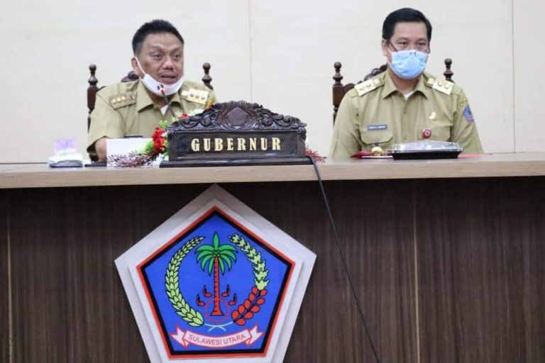 Gubernur Olly Dondokambey SE dan Wakil Gubernur Sulut Drs Steven OE Kandouw saat Rapat Terbatas dengan para Tokoh Agama