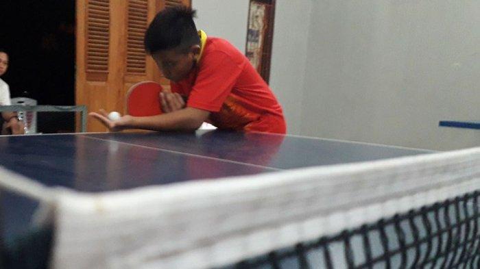 Jonathan Wongkar (14), petenis meja muda berbakat dari Manado. Foto:Ist