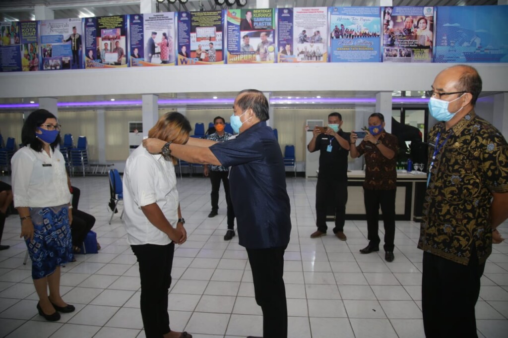 Wali Kota Bitung, Max J Lomban, membuka pelatihan manajemen dan akuntansi koperasi dan UMKM Kota Bitung, Kamis (25/6/2020) lalu, di BPU Kantor Wali Kota Bitung.