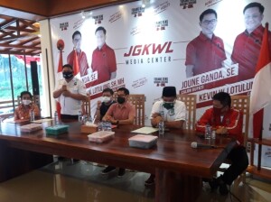 Ketua Perindo Minut Anthony Pusung saat menyampaikan Deklarasi Politik mendukung pasangan JG-KWL.