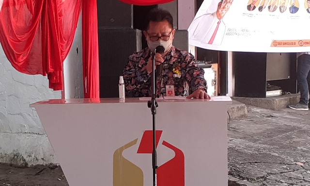 Fery Jones Sangian membawakan sambutan Gubernur Sulut di peresmian Media Center Bawaslu Sulut, Jumat (21/08/2020) pagi