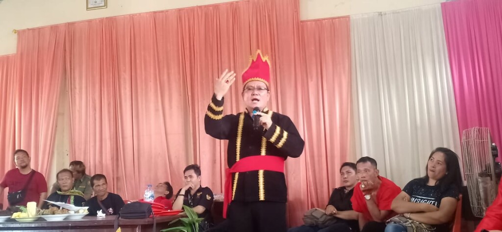 Kadis Kebudayaan Daerah Provinsi Sulut Jenry Sualang SPd MAP pada suatu kegiatan Budaya di Sulut belum lama ini