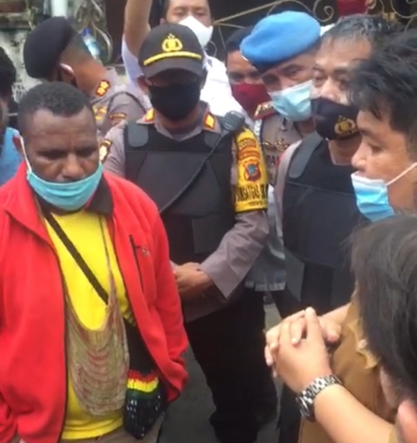 Temui perwakilan mahasiswa Papua, Steven Liow berhasil meyakinkan mereka soal Protap Protokol Kesehatan Covid-19.