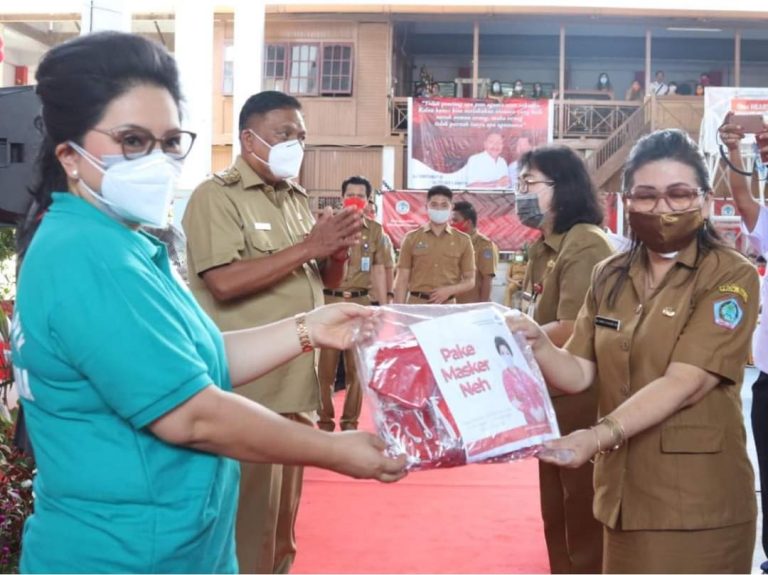 Aksi sejuta masker oleh Ketua TP PKK Provinsi Sulut