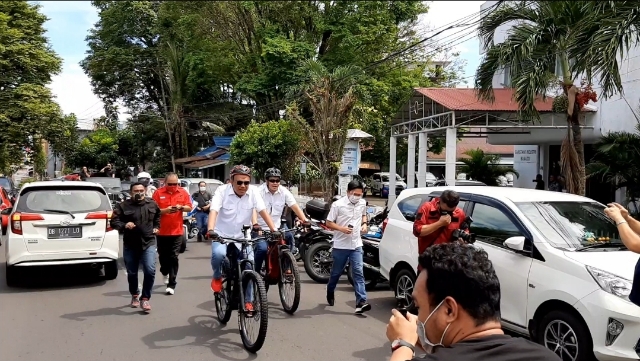 Paslon Olly-Steven (ODSK) tiba di depan KPU Sulut, Jumat (04/09/2020) pagi