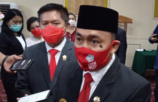 Clay June Dondokambey, Pjs Bupati Minut