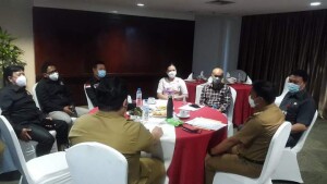 Pertemuan koordinasi antara KPU Minut dengan Pjs. Bupati membahas kesiapan menjelang Pilkada.