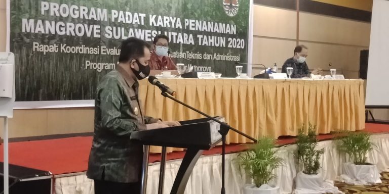 Pjs Gubernur Agus Fatoni saat membawakan sambutan, Kamis (08/10/2020)