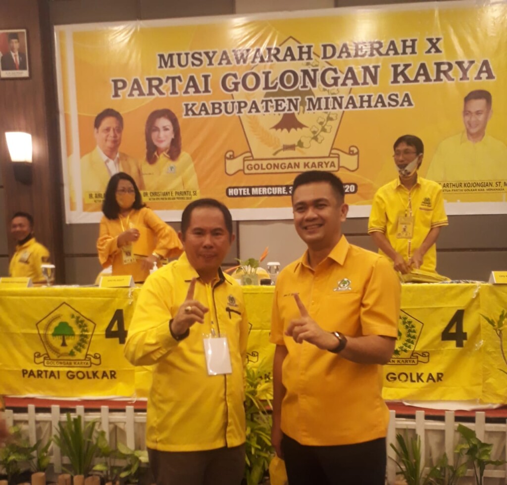 Adrie Kamasi (kiri) dan mantan Plt Ketua DPD II Partai Golkar Kabupaten Minahasa, James Arthur Kojongian
