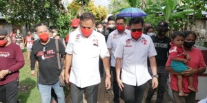 Cagub Olly Dondokambey bersama JG-KWL disambut warga Mantehage.
