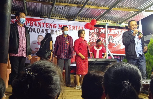 Caroll-Wenny saat kampanye terbatas di Woloan Raya, Selasa (10/11/2020) malam