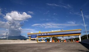 Gerbang tol Manado-Bitung dari kota Manado. Foto Antara | Adwit B Pramono